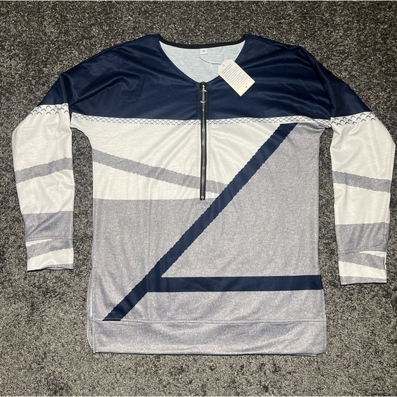 The Unbranded Brand Tops - New W/ Tag‎ Woman's Blue Gray geometric Pattern Shirt Long Sleeves W/ Zipper M